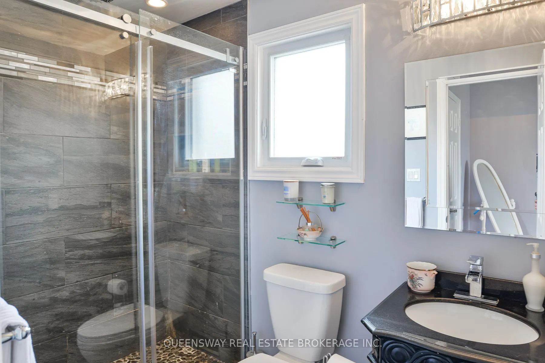 Photo 12 of 10 Lewis Drive, Orillia — HOMEH