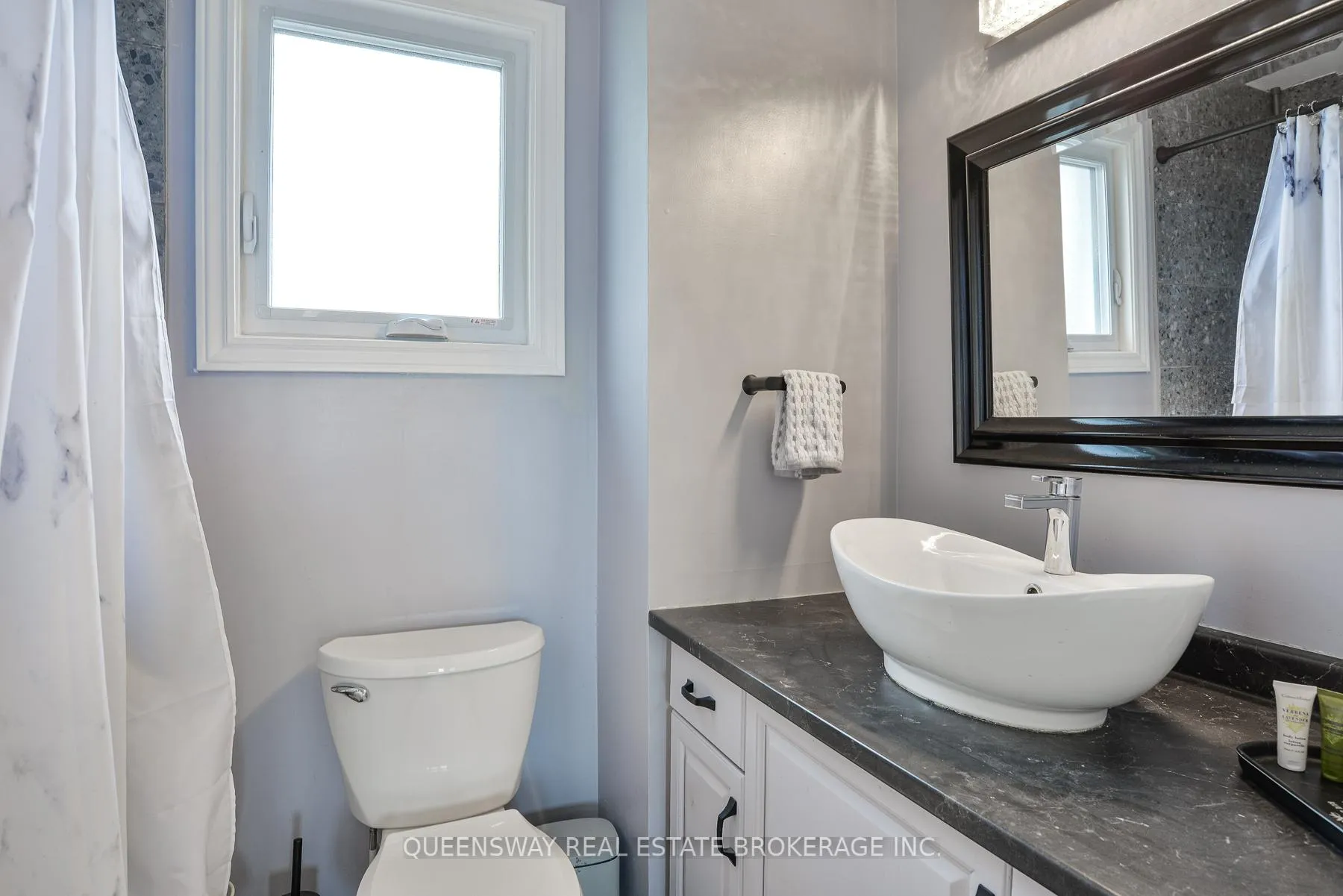 Photo 13 of 10 Lewis Drive, Orillia — HOMEH