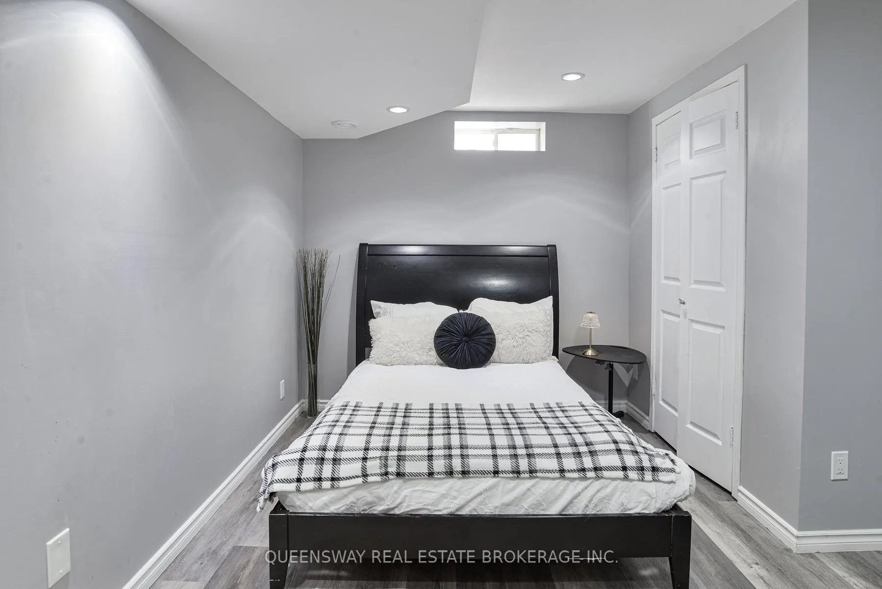 Photo 30 of 10 Lewis Drive, Orillia — HOMEH