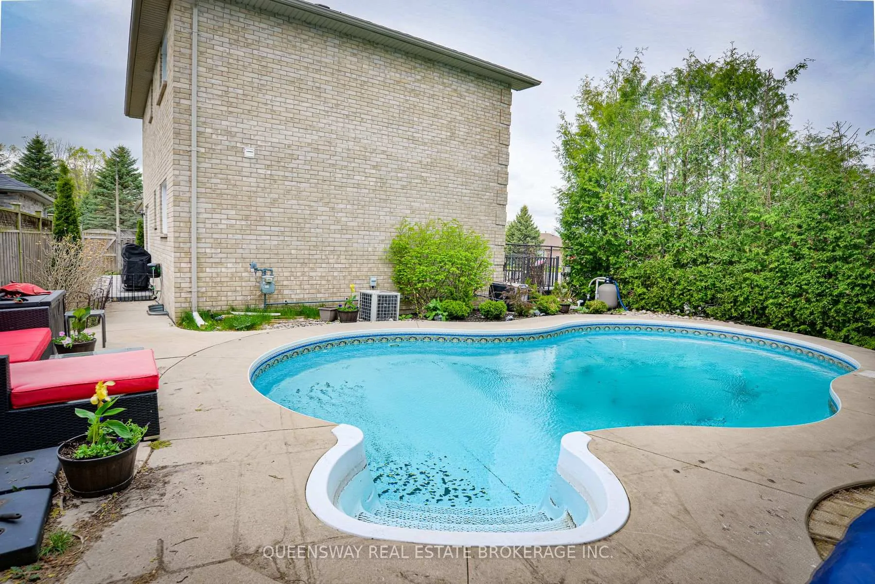 Photo 31 of 10 Lewis Drive, Orillia — HOMEH
