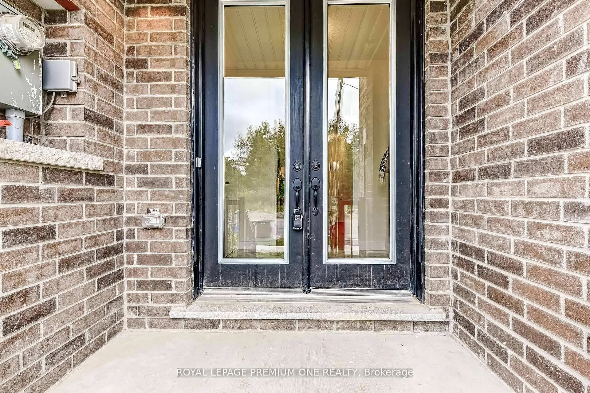 Photo 3 of 110 Thule Street, Vaughan, Vellore Village — HOMEH