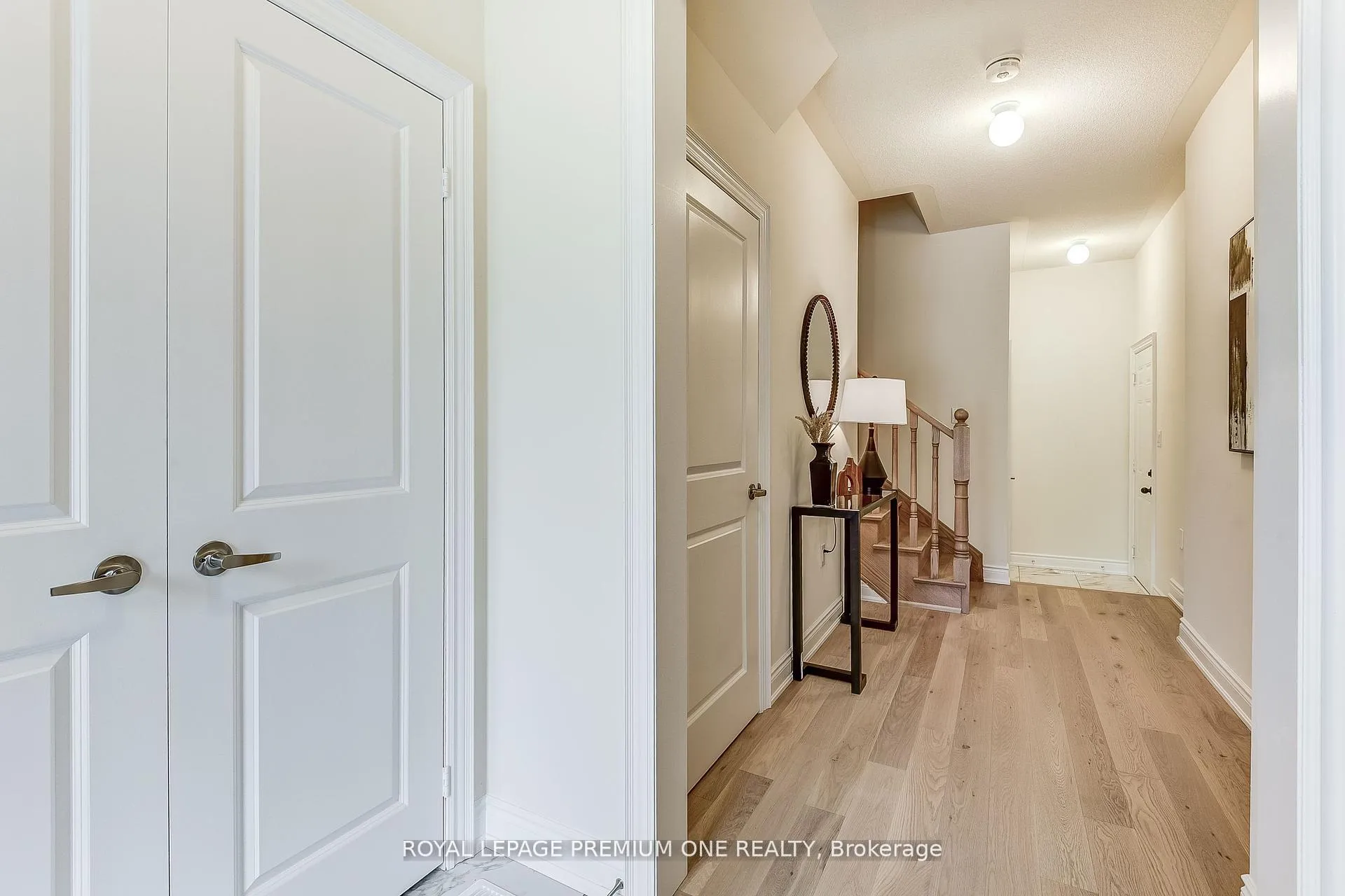 Photo 5 of 110 Thule Street, Vaughan, Vellore Village — HOMEH