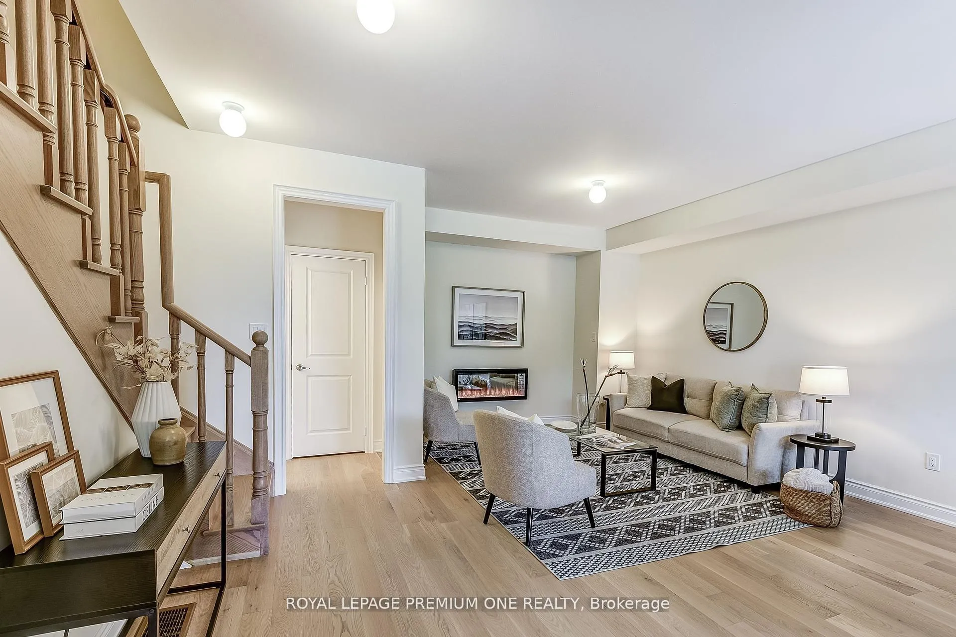 Photo 8 of 110 Thule Street, Vaughan, Vellore Village — HOMEH