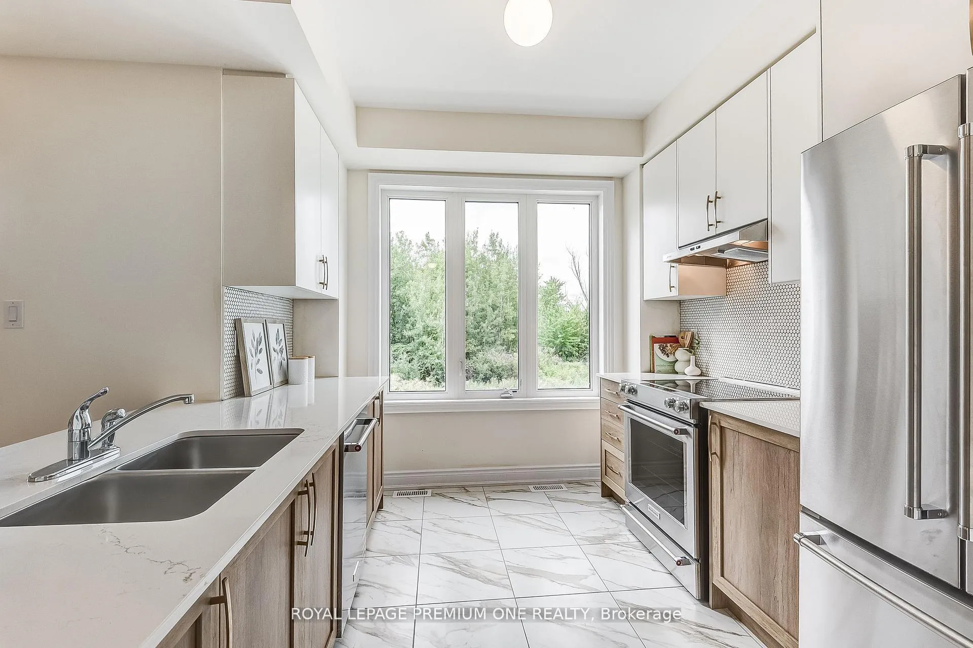 Photo 17 of 110 Thule Street, Vaughan, Vellore Village — HOMEH