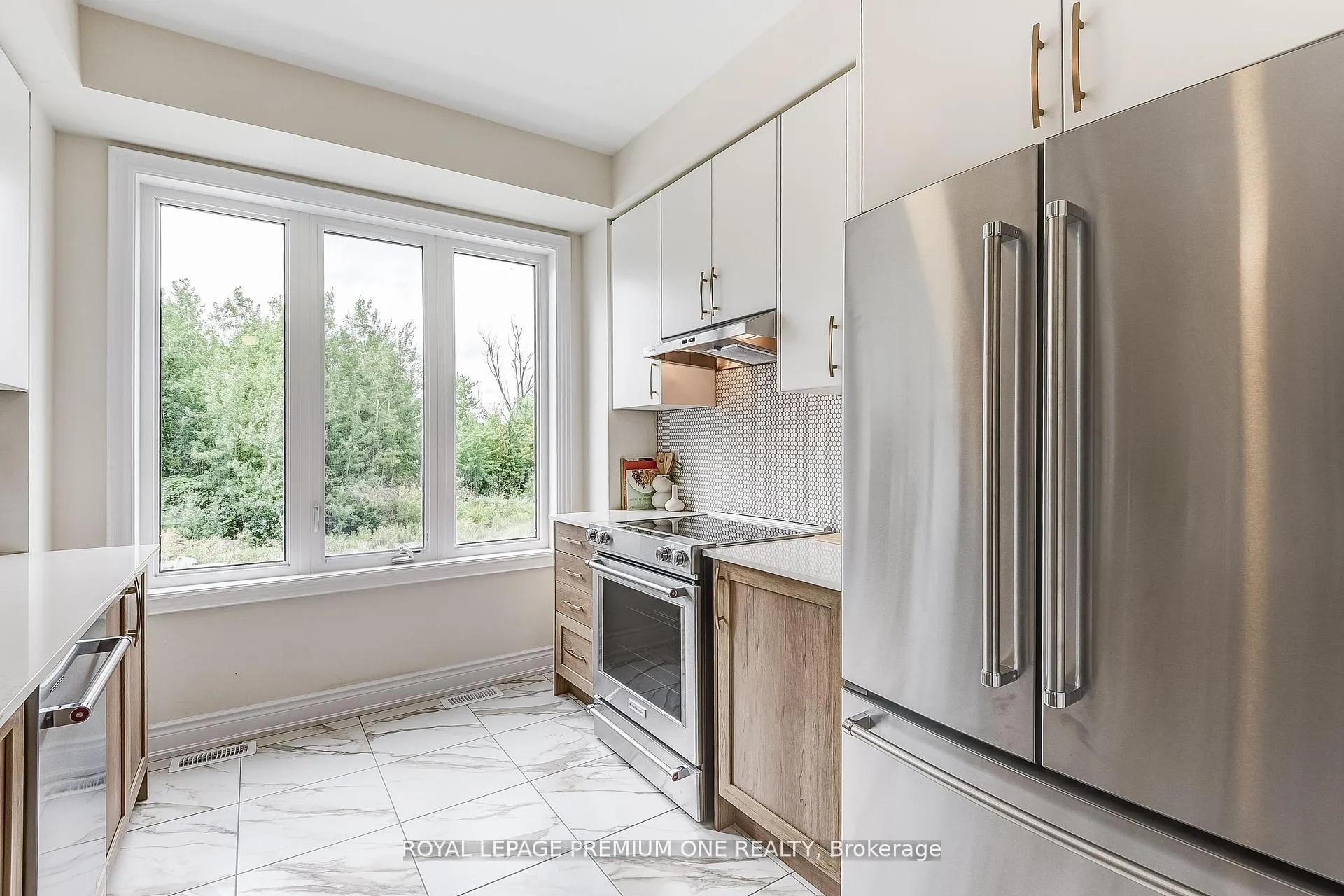 Photo 18 of 110 Thule Street, Vaughan, Vellore Village — HOMEH