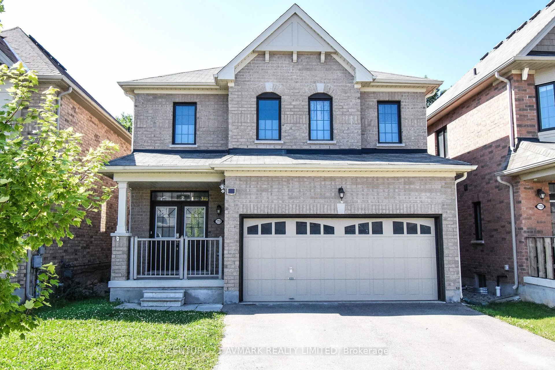 Photo 1 of 7719 Buckeye Crescent, Niagara Falls, Brown — HOMEH