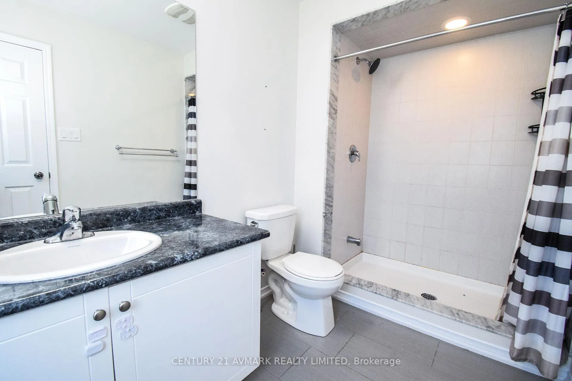 Photo 10 of 7719 Buckeye Crescent, Niagara Falls, Brown — HOMEH
