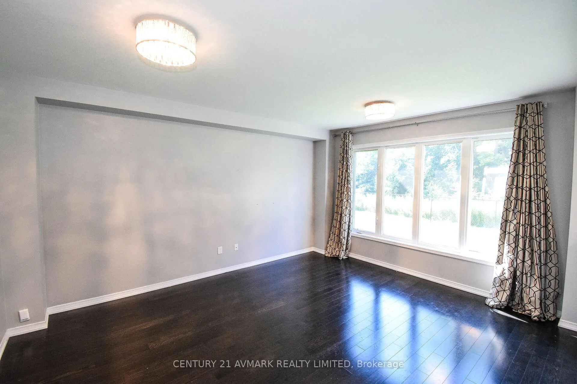 Photo 35 of 7719 Buckeye Crescent, Niagara Falls, Brown — HOMEH