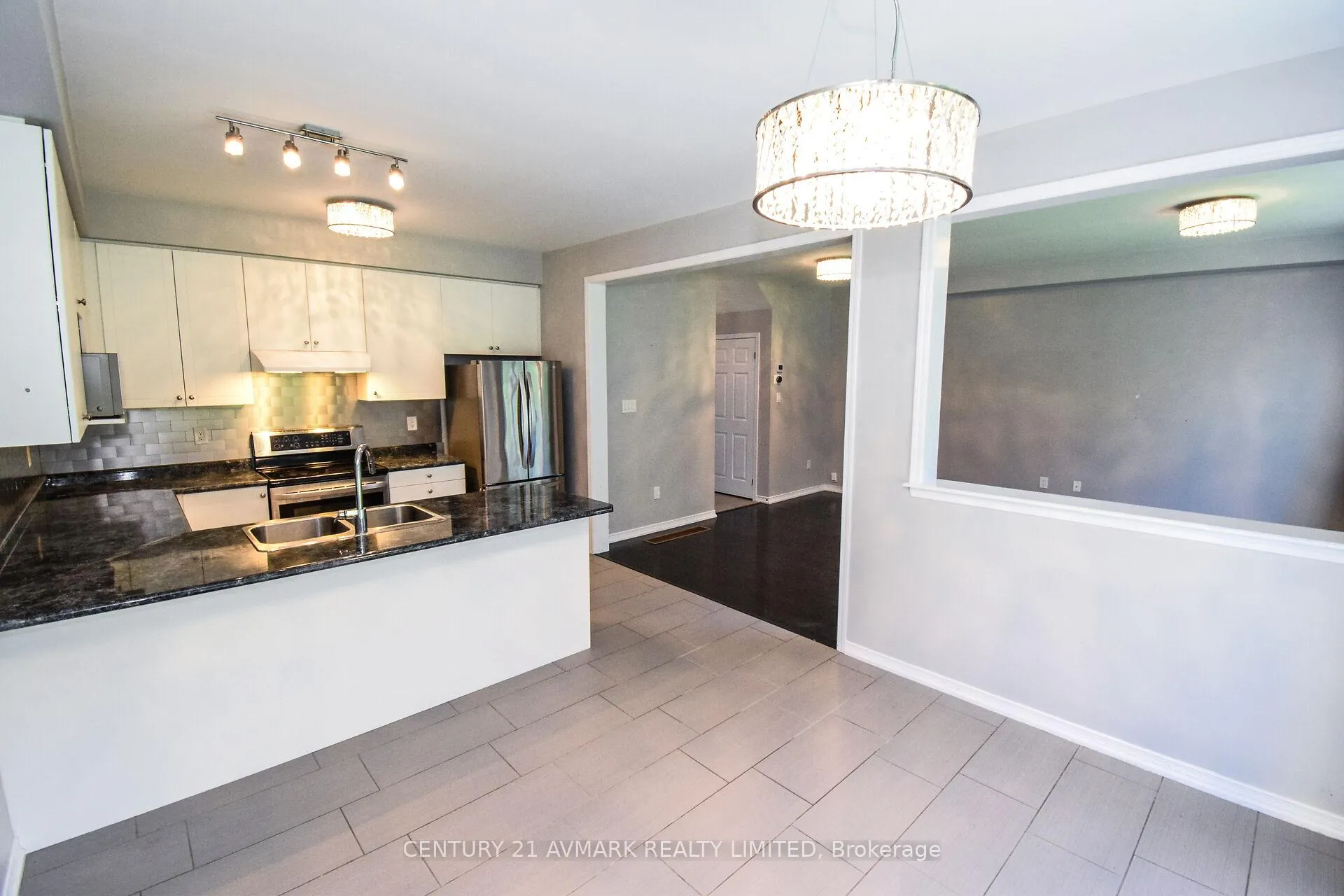 Photo 38 of 7719 Buckeye Crescent, Niagara Falls, Brown — HOMEH