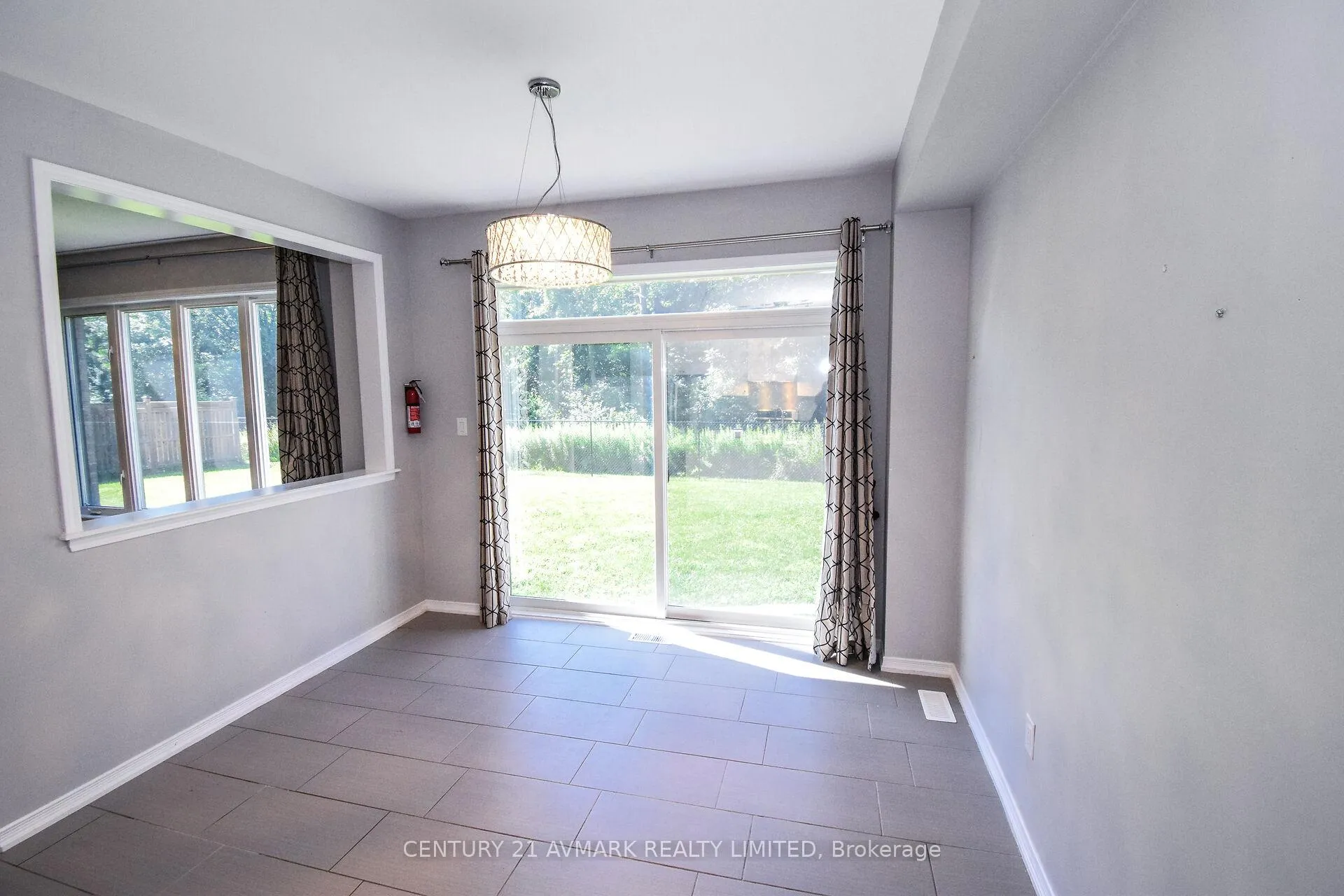 Photo 41 of 7719 Buckeye Crescent, Niagara Falls, Brown — HOMEH
