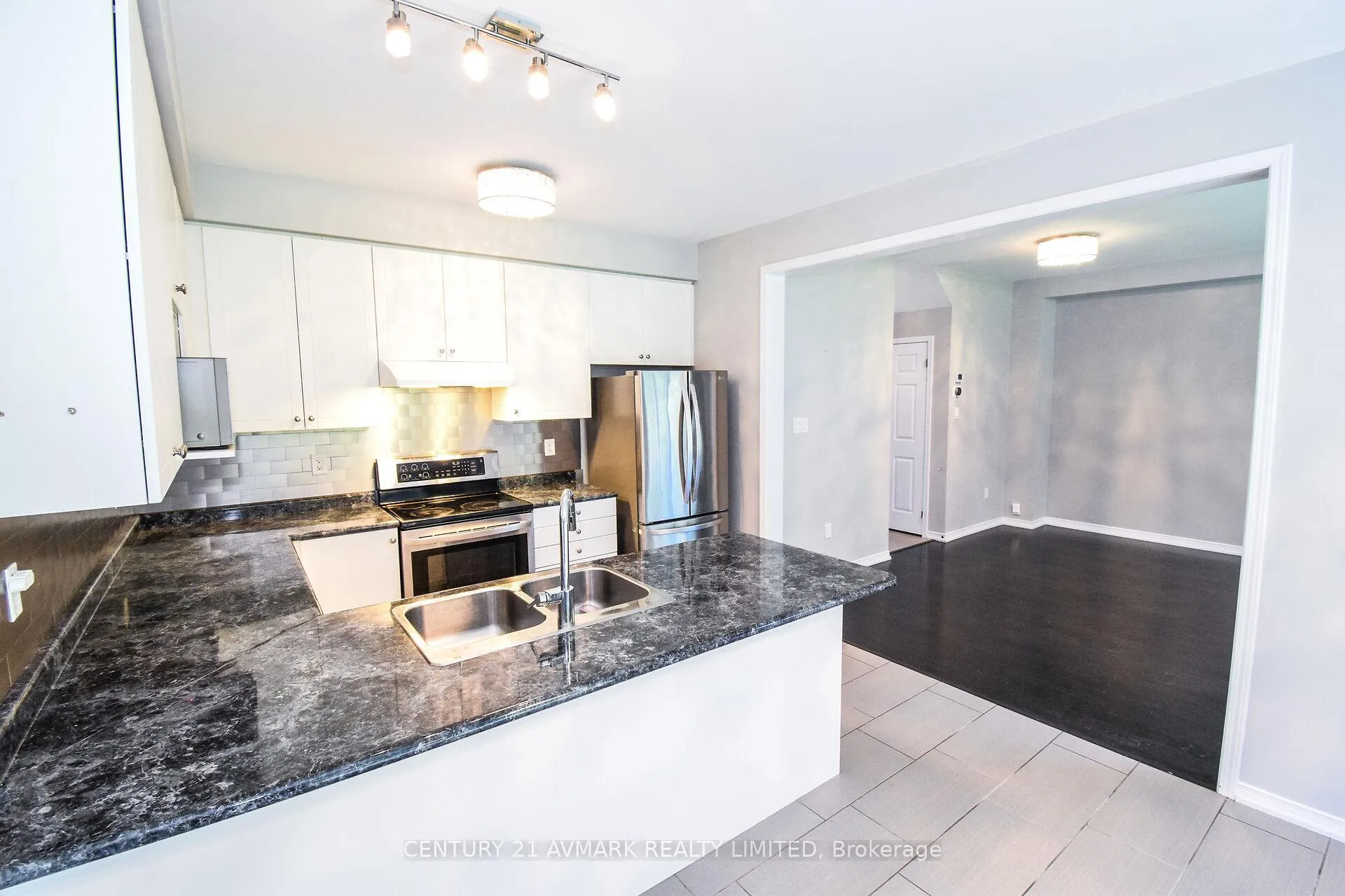 Photo 42 of 7719 Buckeye Crescent, Niagara Falls, Brown — HOMEH