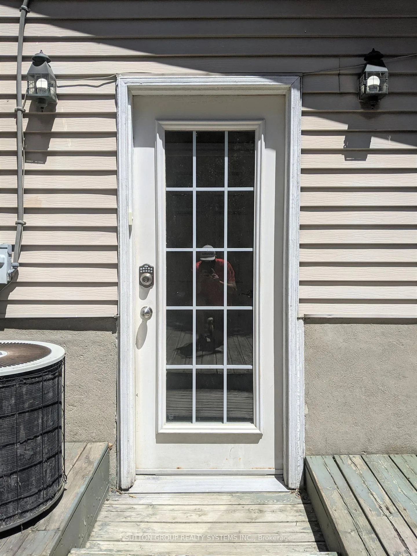 Photo 2 of Unit B2, 241 Country Hill Drive, Kitchener — HOMEH
