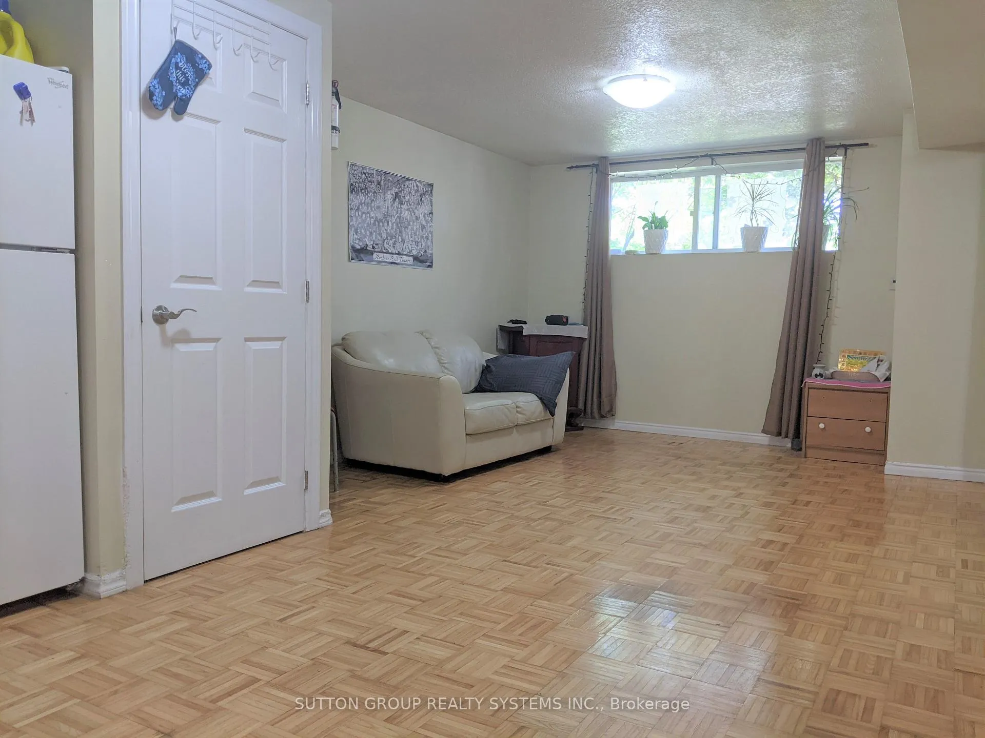 Photo 3 of Unit B2, 241 Country Hill Drive, Kitchener — HOMEH