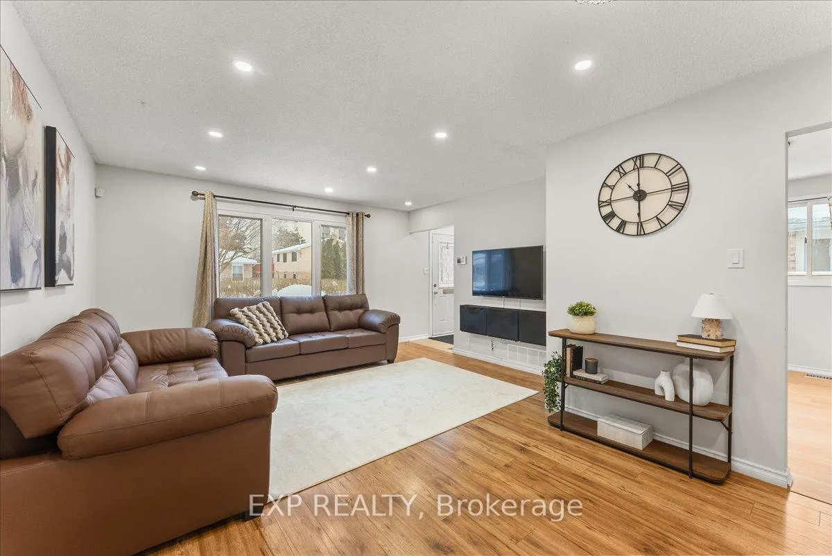 Photo 8 of 1165 Whitefield Drive, Peterborough, Otonabee Ward 1 — HOMEH