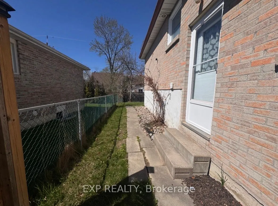 Photo 46 of 1165 Whitefield Drive, Peterborough, Otonabee Ward 1 — HOMEH
