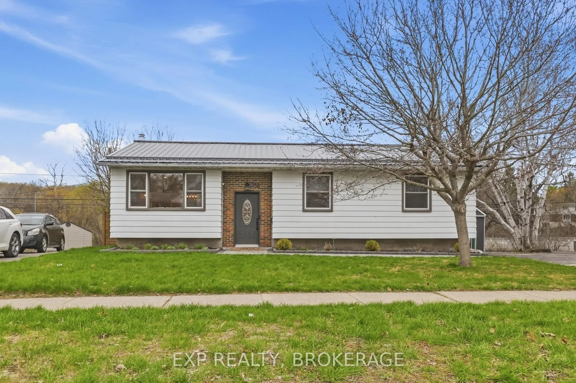 Photo 3 of 789 Aylmer Crescent, Kingston, South of Taylor-Kidd Blvd — HOMEH