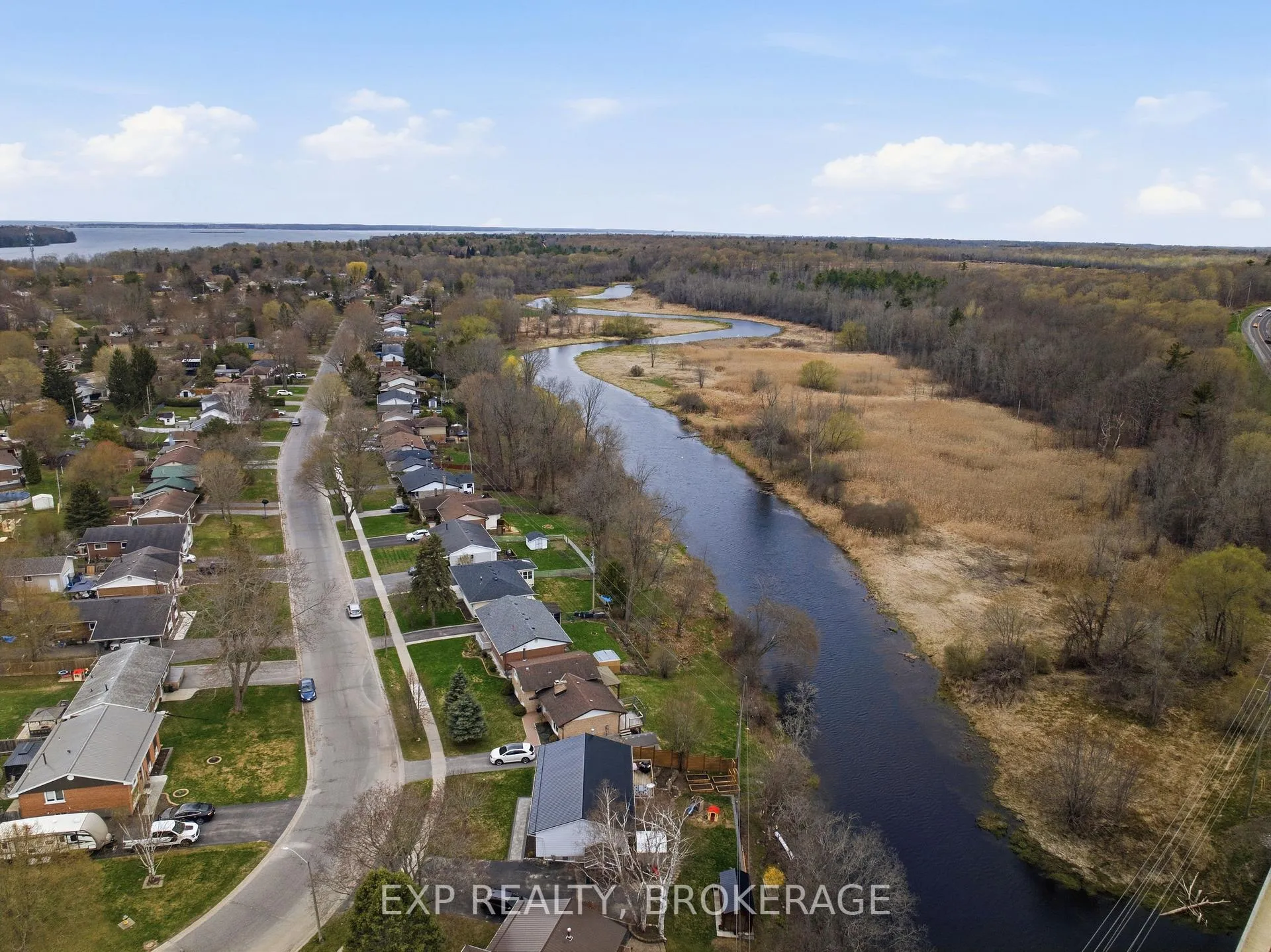 Photo 4 of 789 Aylmer Crescent, Kingston, South of Taylor-Kidd Blvd — HOMEH