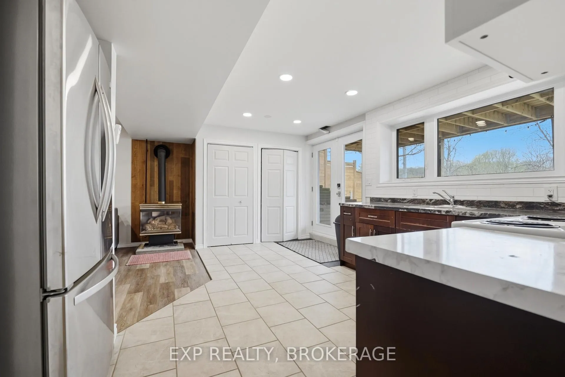 Photo 27 of 789 Aylmer Crescent, Kingston, South of Taylor-Kidd Blvd — HOMEH