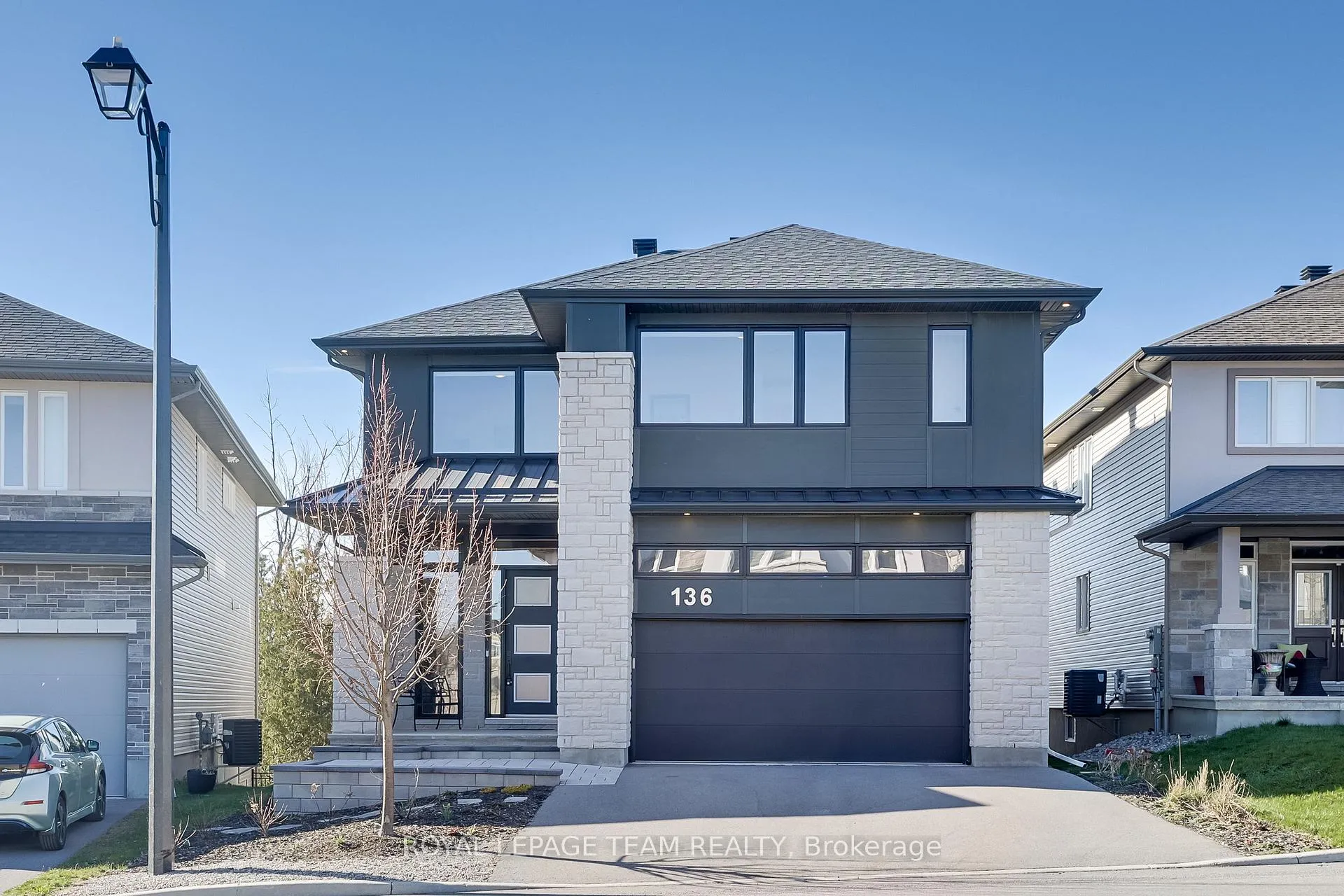 Photo 1 of 136 Escarpment Crescent, Ottawa, Kanata - Kanata Lakes/Heritage Hills — HOMEH