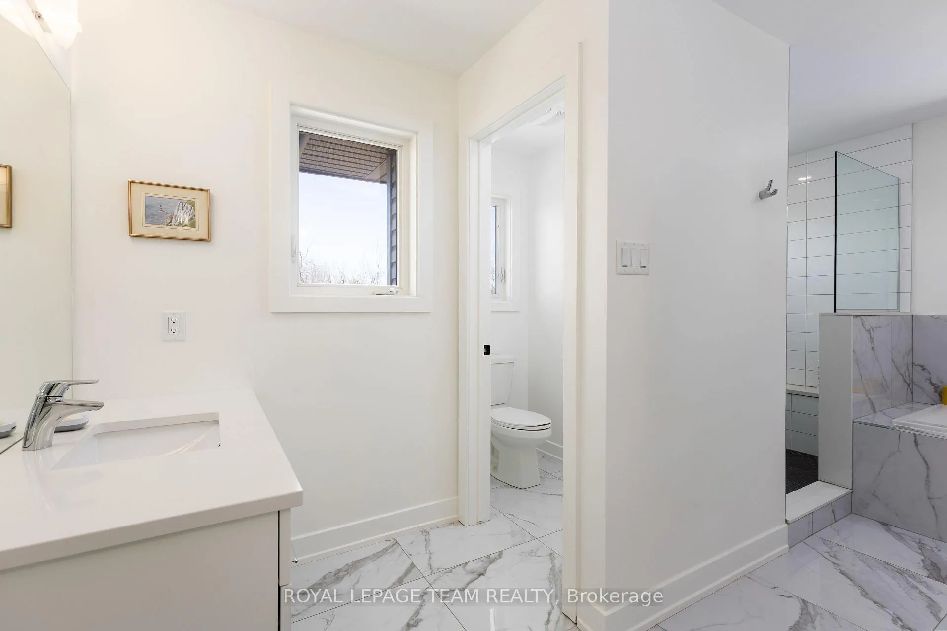 Photo 23 of 136 Escarpment Crescent, Ottawa, Kanata - Kanata Lakes/Heritage Hills — HOMEH
