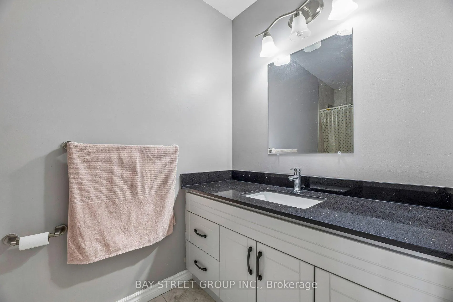 Photo 29 of 734 Sawmill Road E, Peterborough, Northcrest Ward 5 — HOMEH