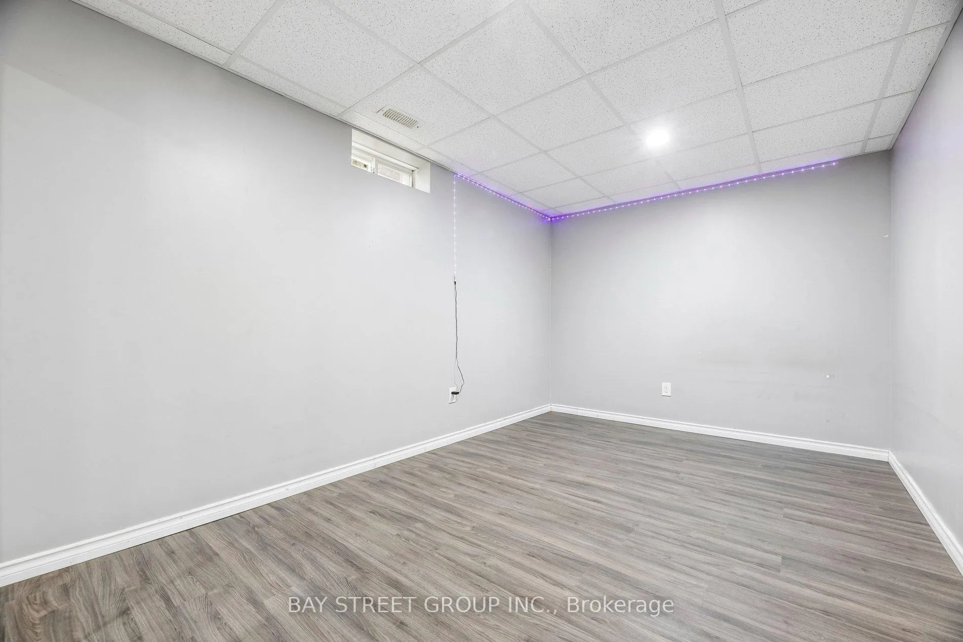 Photo 45 of 734 Sawmill Road E, Peterborough, Northcrest Ward 5 — HOMEH