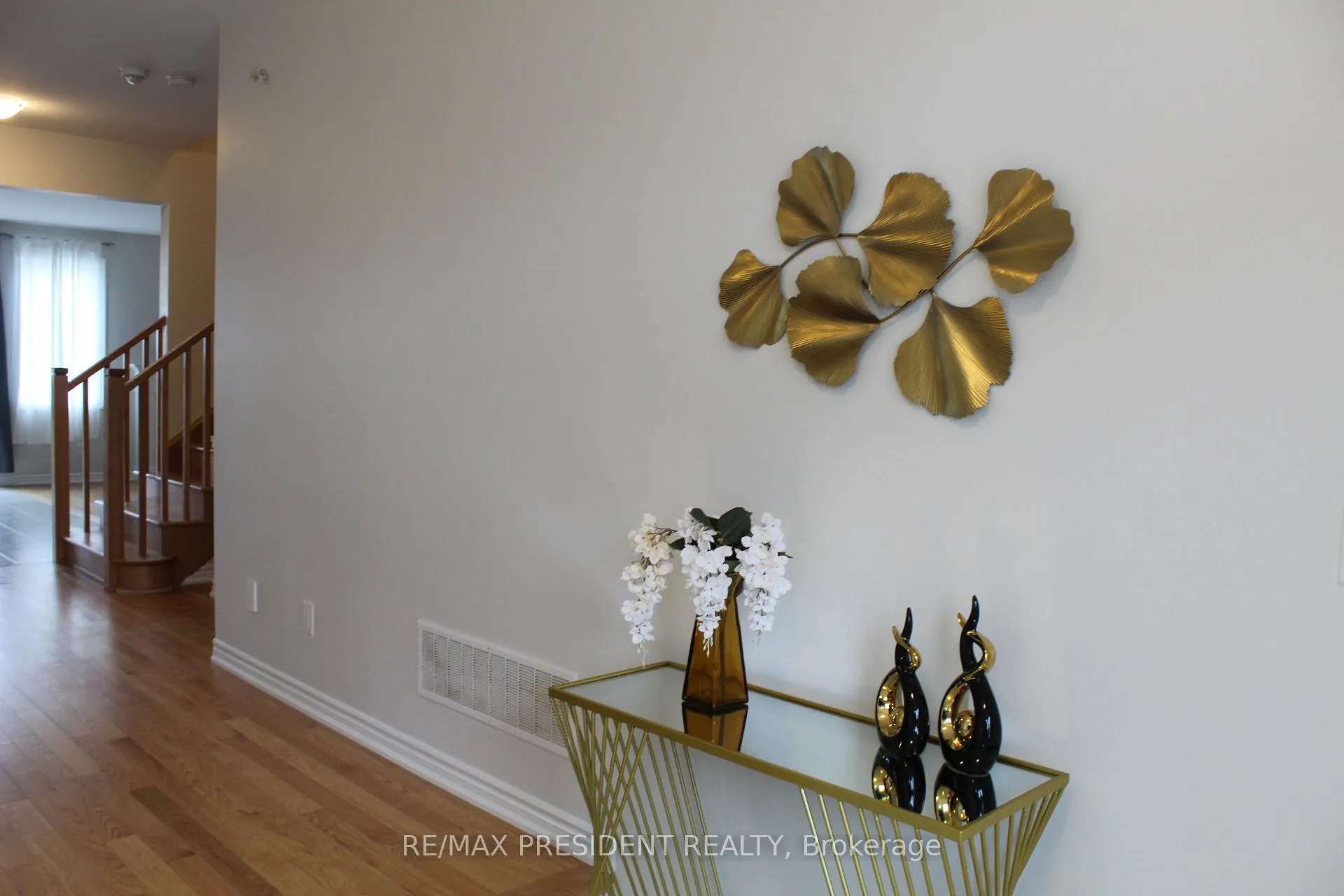 Photo 5 of 83 Brethet Heights, New Tecumseth, Rural New Tecumseth — HOMEH