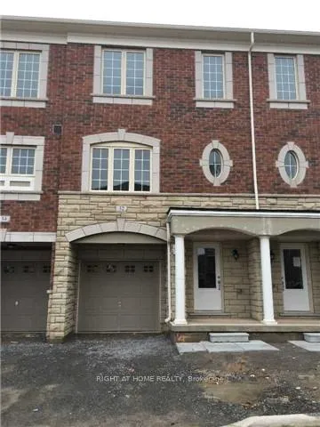 Front of Unit 4, 32 Aspen Hills Aspen Hills Road