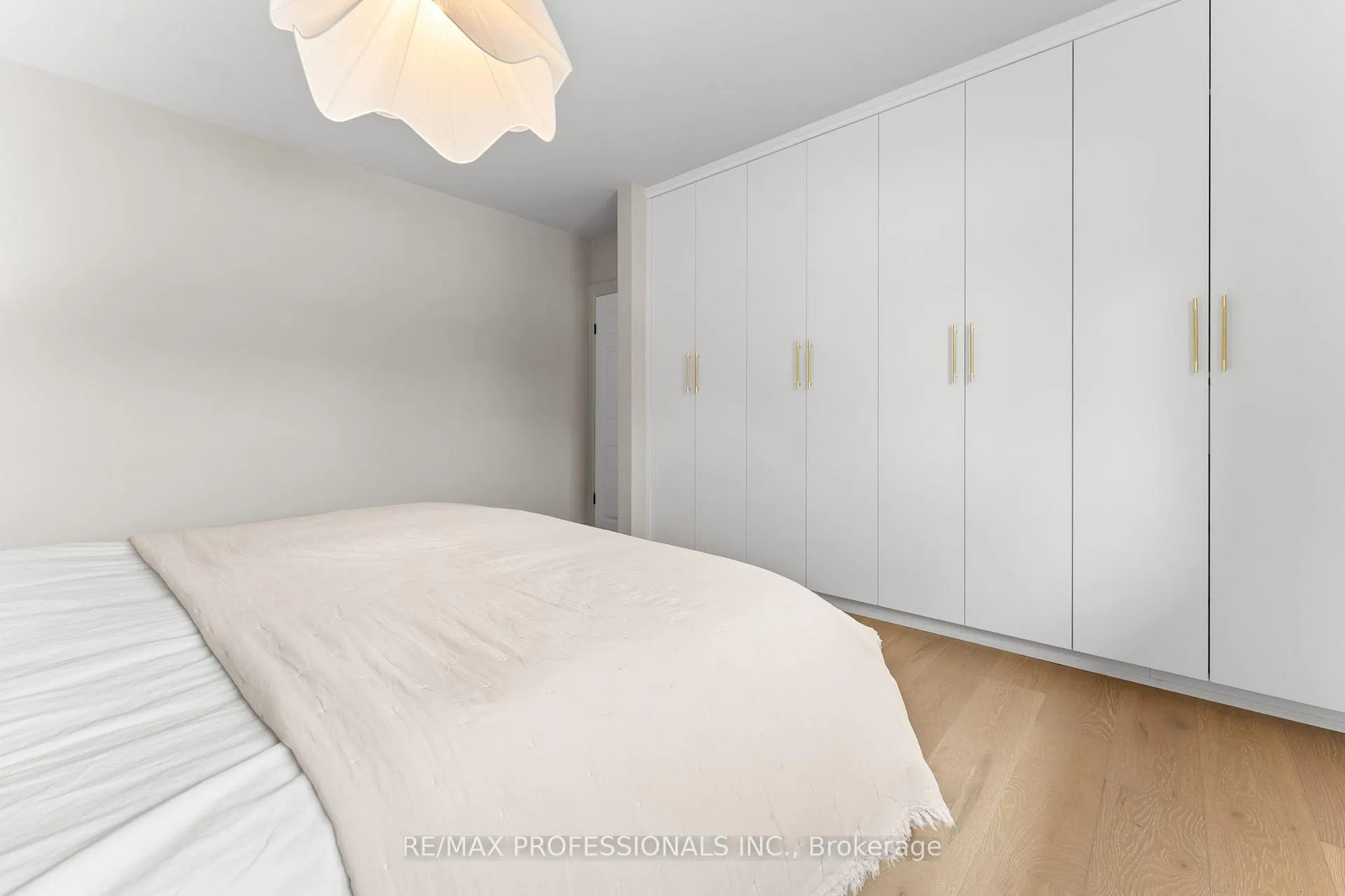 Photo 12 of 2 Tewsley Place, Etobicoke, Willowridge-Martingrove-Richview — HOMEH