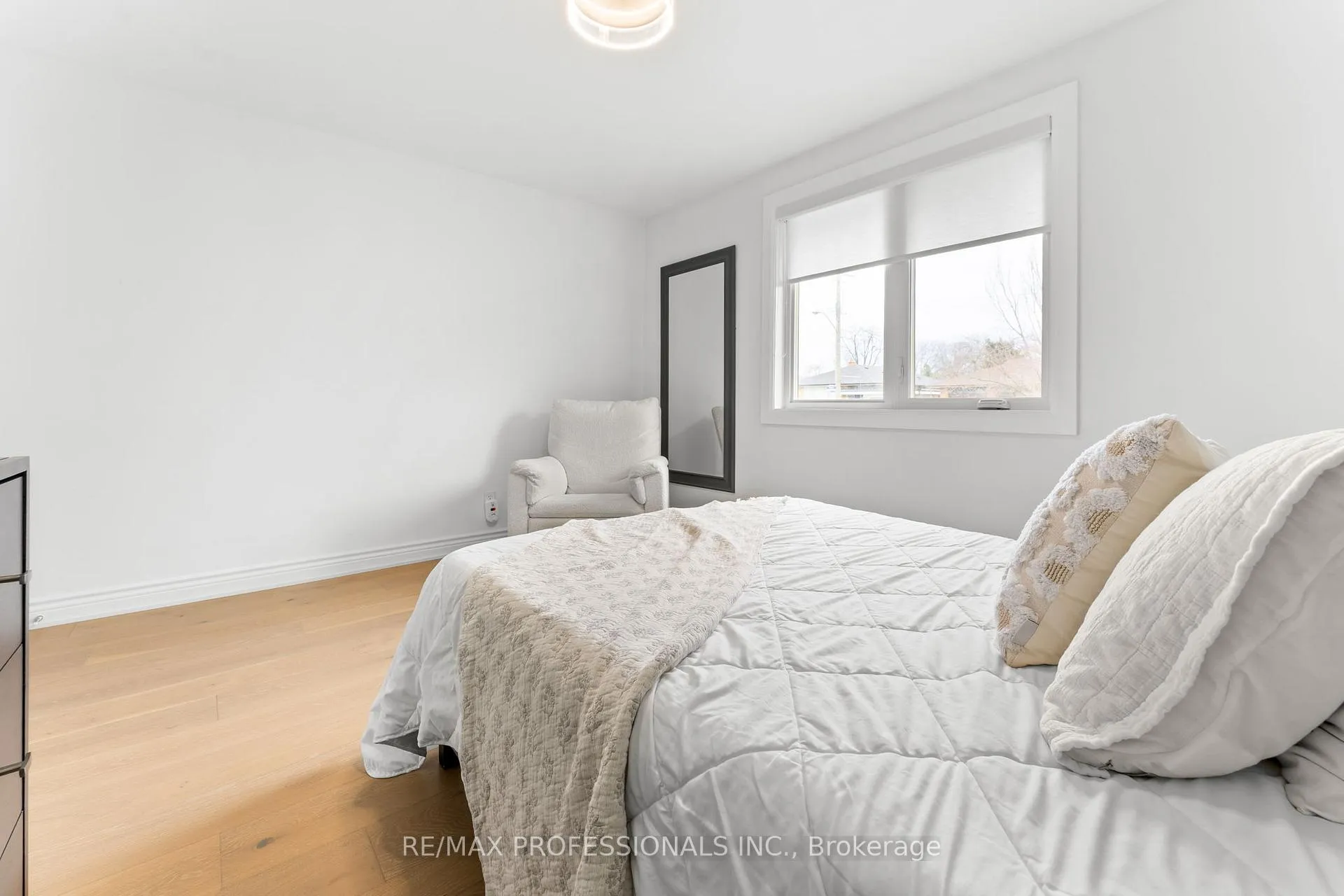 Photo 15 of 2 Tewsley Place, Etobicoke, Willowridge-Martingrove-Richview — HOMEH