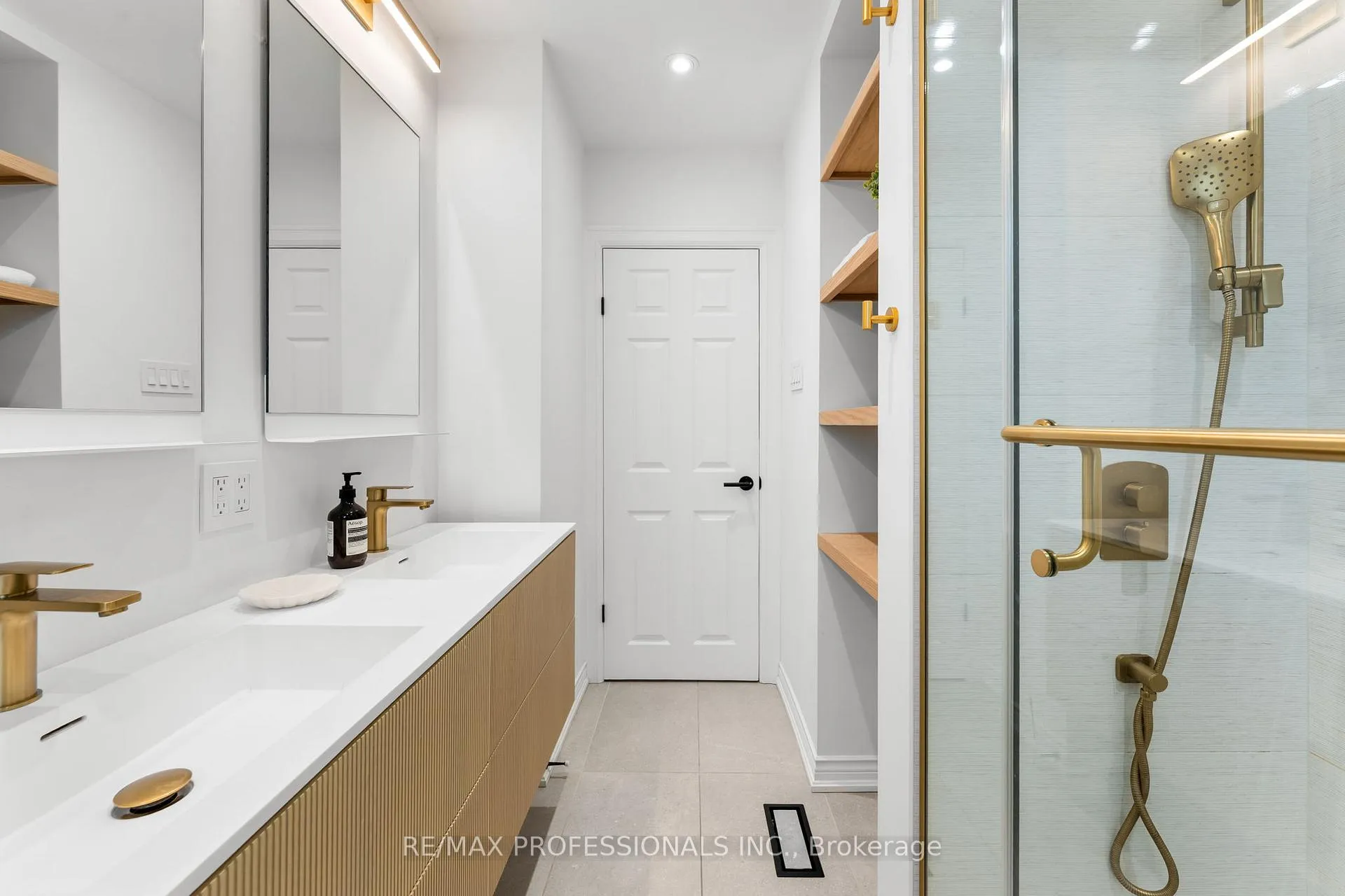 Photo 20 of 2 Tewsley Place, Etobicoke, Willowridge-Martingrove-Richview — HOMEH