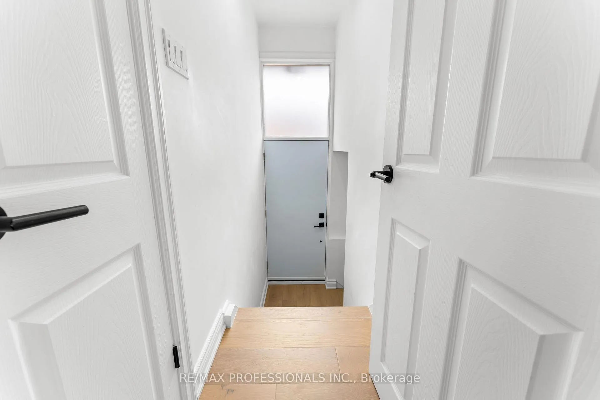 Photo 21 of 2 Tewsley Place, Etobicoke, Willowridge-Martingrove-Richview — HOMEH