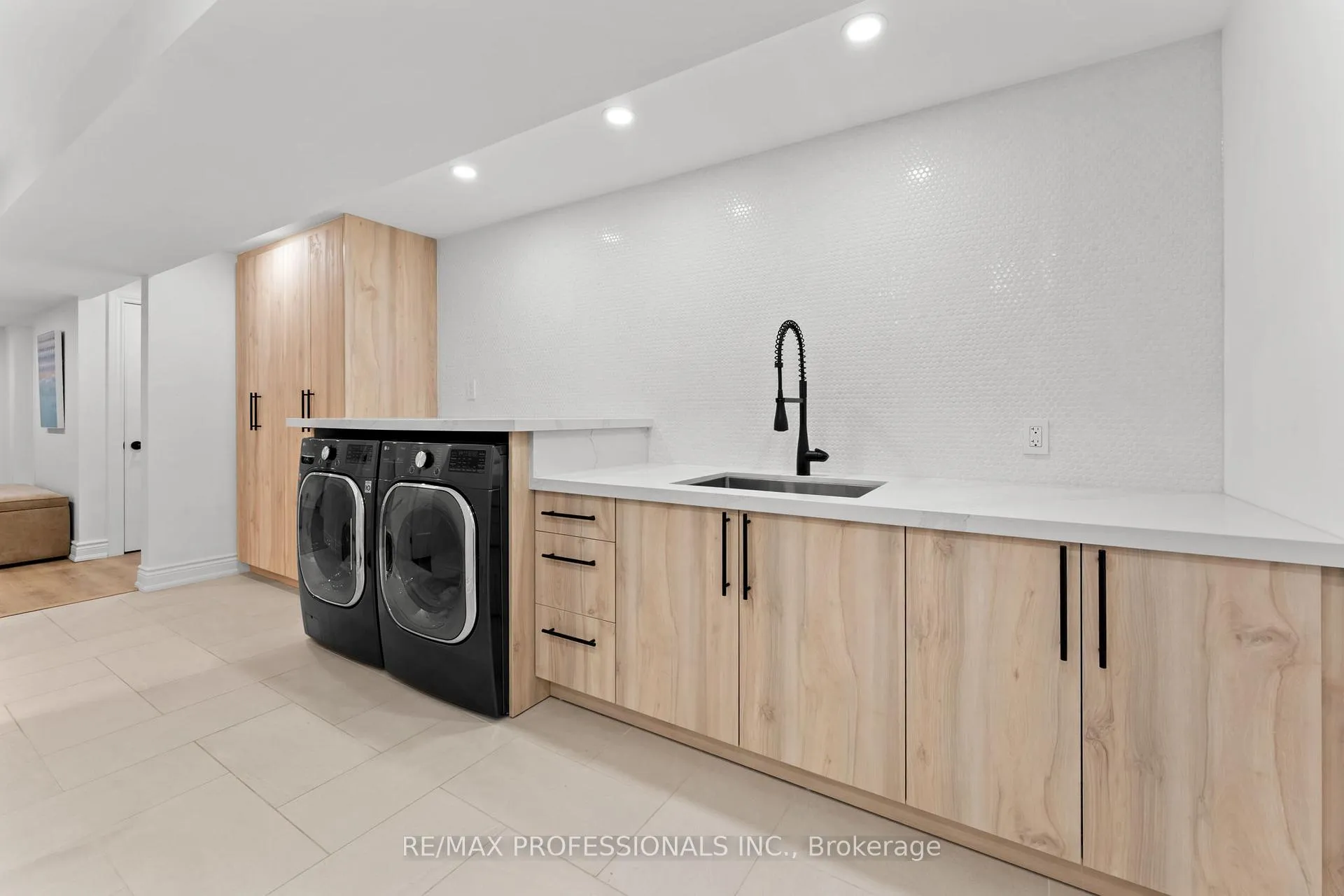 Photo 23 of 2 Tewsley Place, Etobicoke, Willowridge-Martingrove-Richview — HOMEH