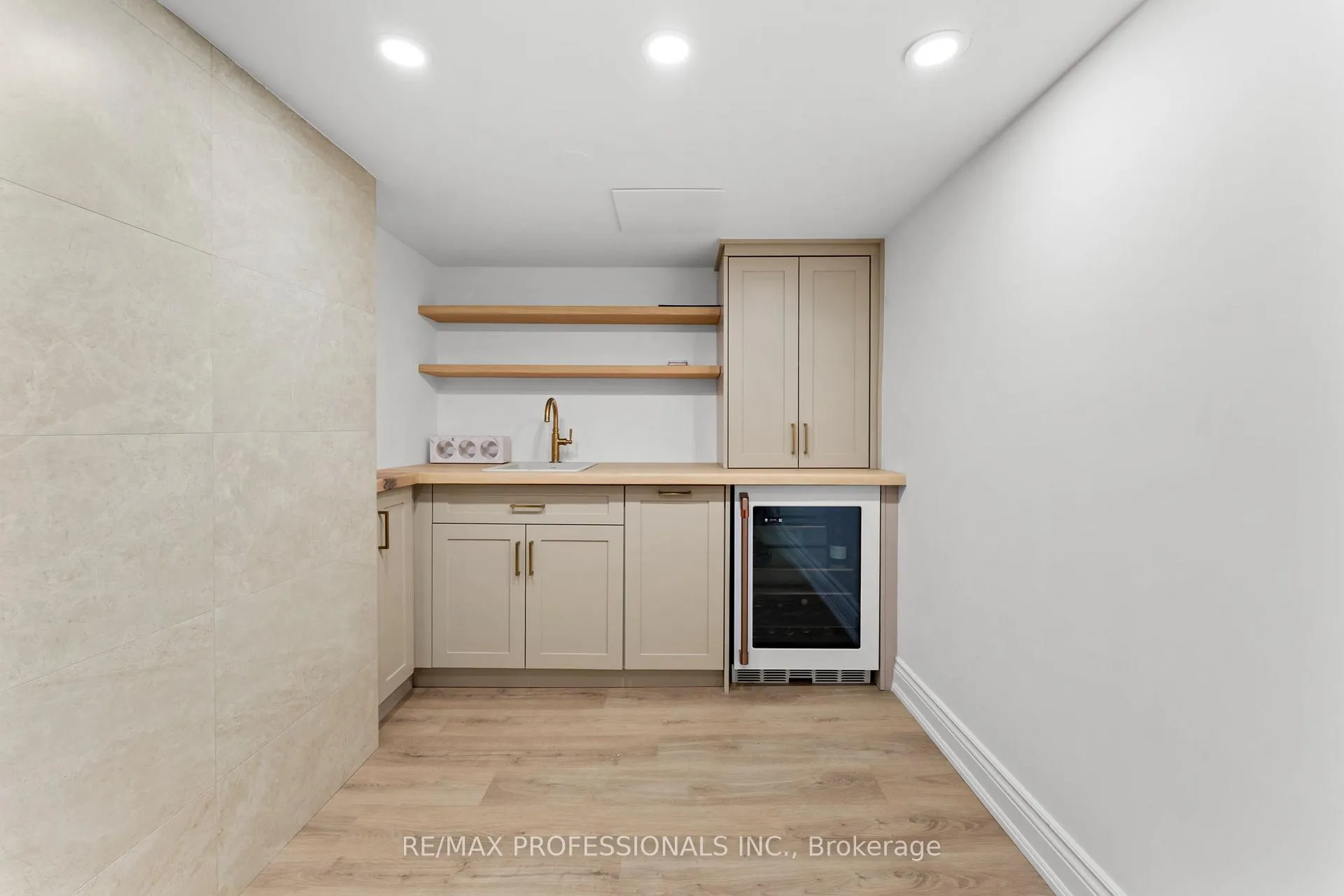 Photo 28 of 2 Tewsley Place, Etobicoke, Willowridge-Martingrove-Richview — HOMEH