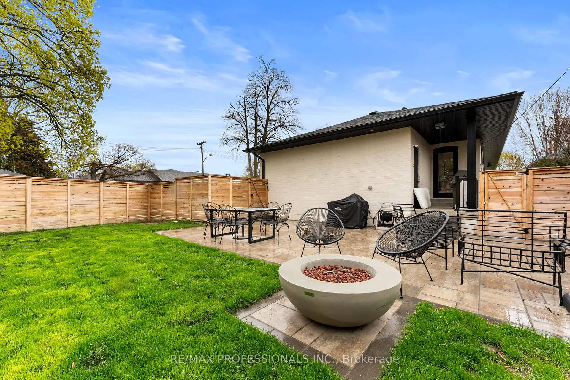 Photo 30 of 2 Tewsley Place, Etobicoke, Willowridge-Martingrove-Richview — HOMEH