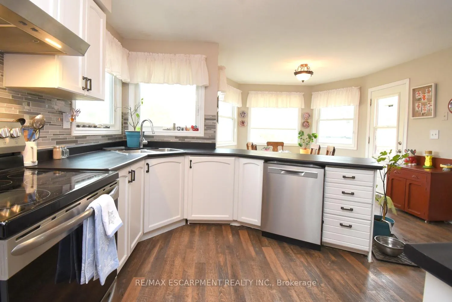 Photo 10 of 50 Buchanan Drive, Haldimand — HOMEH