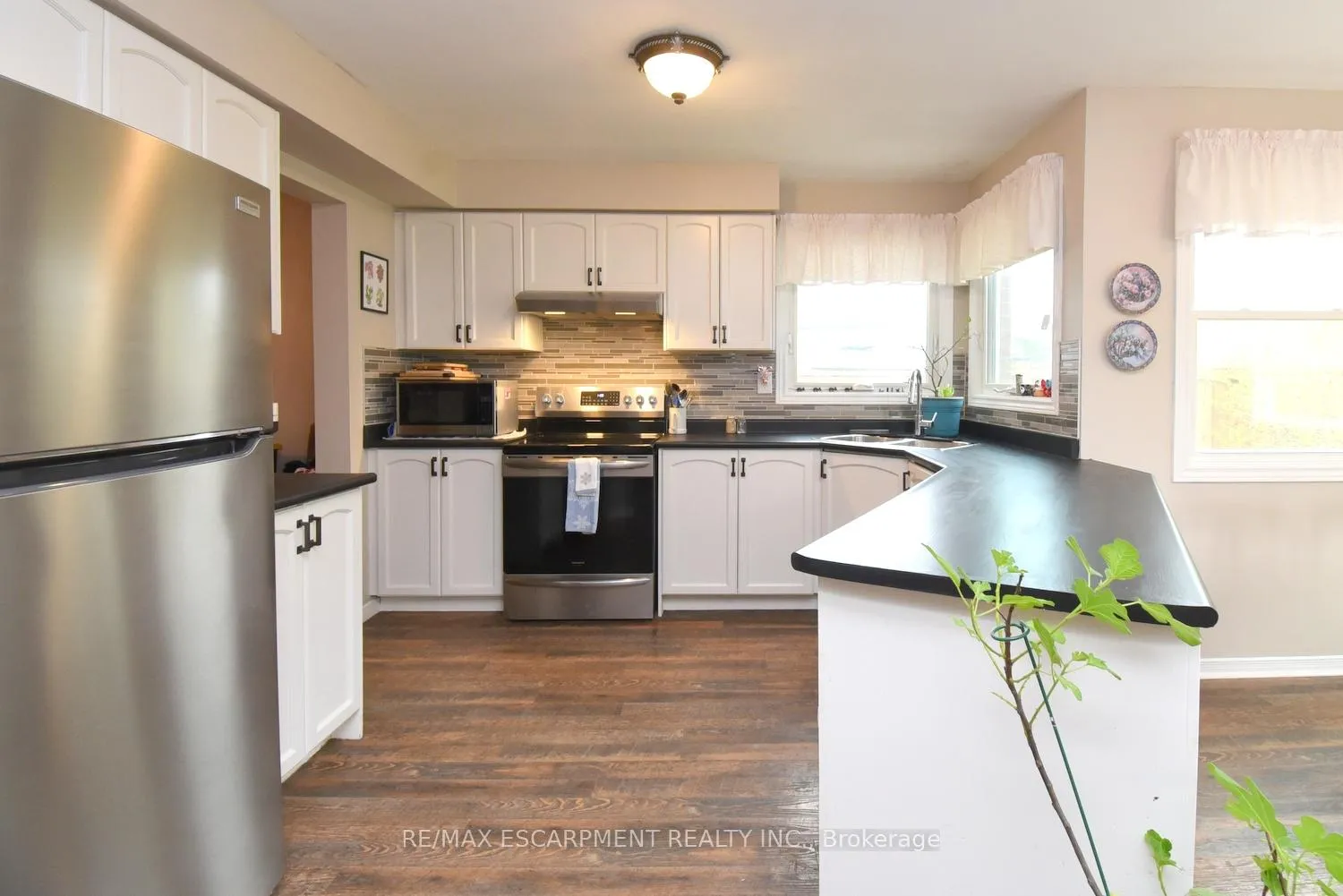 Photo 11 of 50 Buchanan Drive, Haldimand — HOMEH