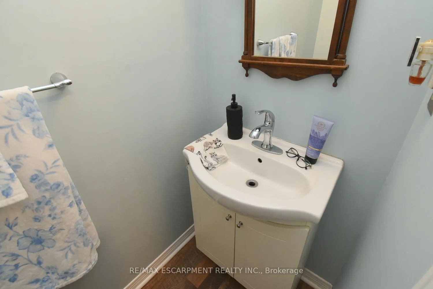 Photo 15 of 50 Buchanan Drive, Haldimand — HOMEH