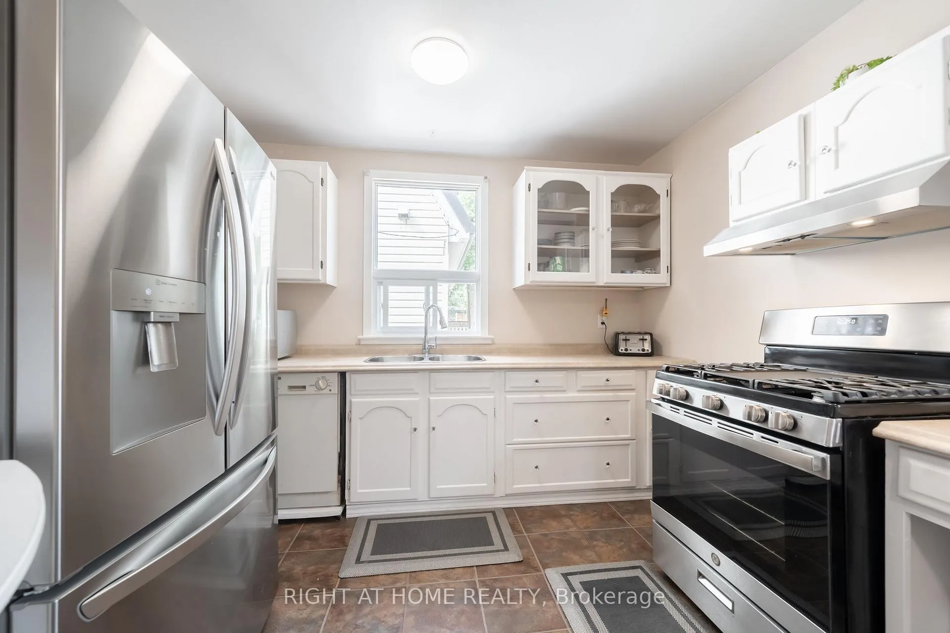 Photo 17 of 3392 Coronation Avenue, Severn, West Shore — HOMEH