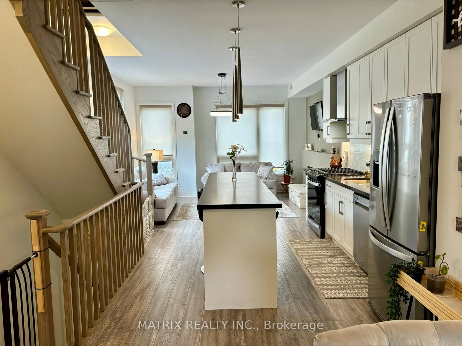 Photo 2 of 1673 Pleasure Valley Path, Oshawa, Samac — HOMEH