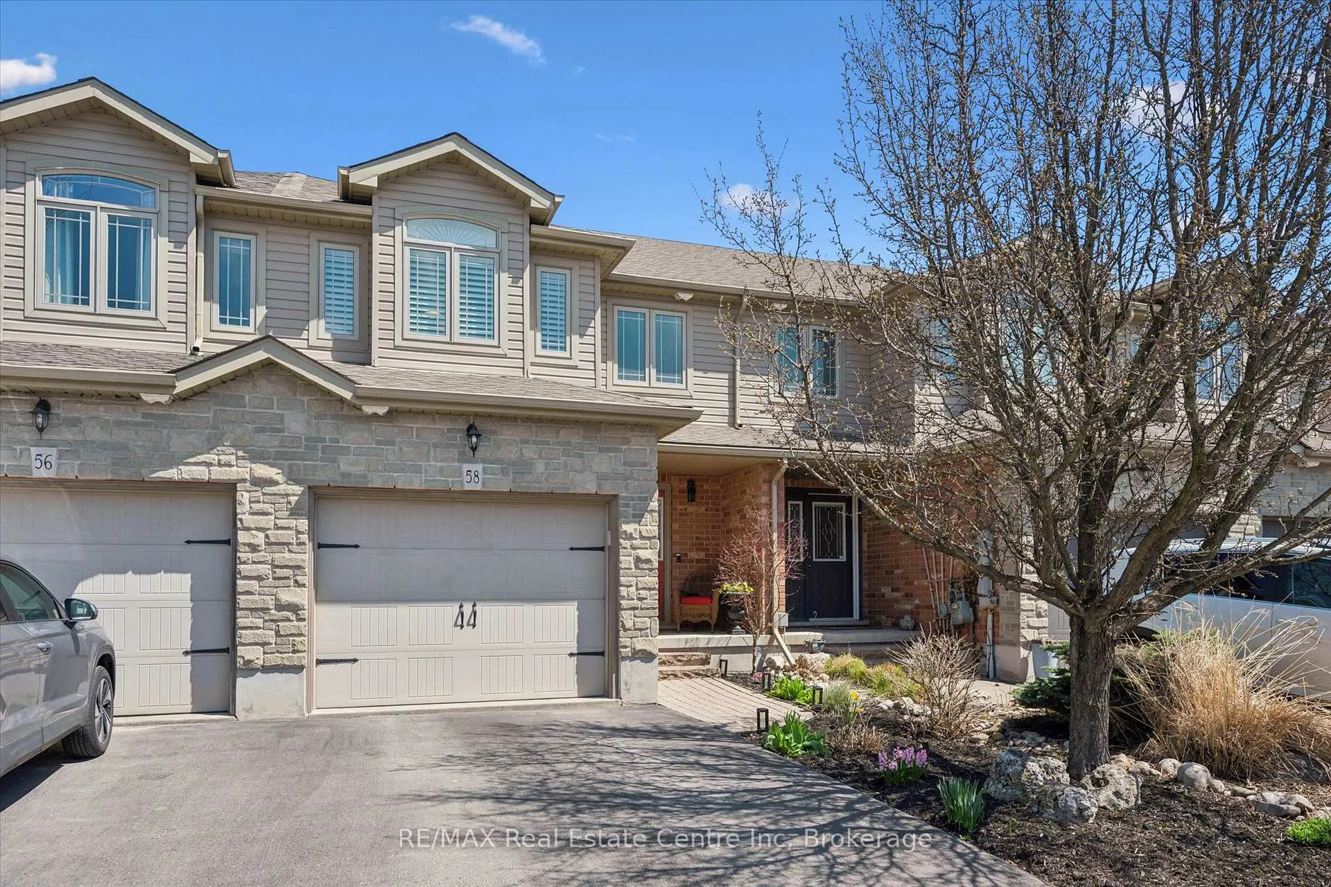 Photo 2 of 58 Clough Crescent, Guelph, Pineridge/Westminster Woods — HOMEH