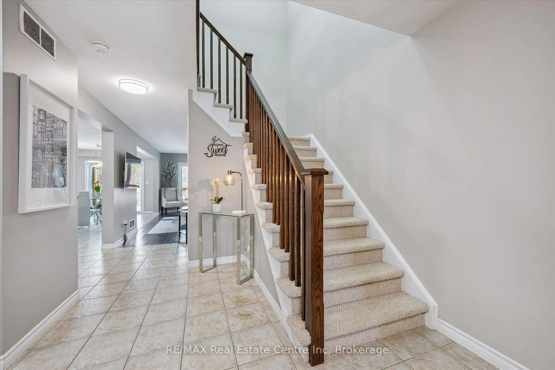 Photo 5 of 58 Clough Crescent, Guelph, Pineridge/Westminster Woods — HOMEH