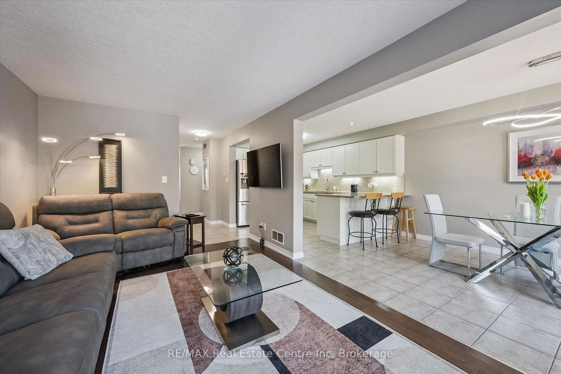 Photo 10 of 58 Clough Crescent, Guelph, Pineridge/Westminster Woods — HOMEH