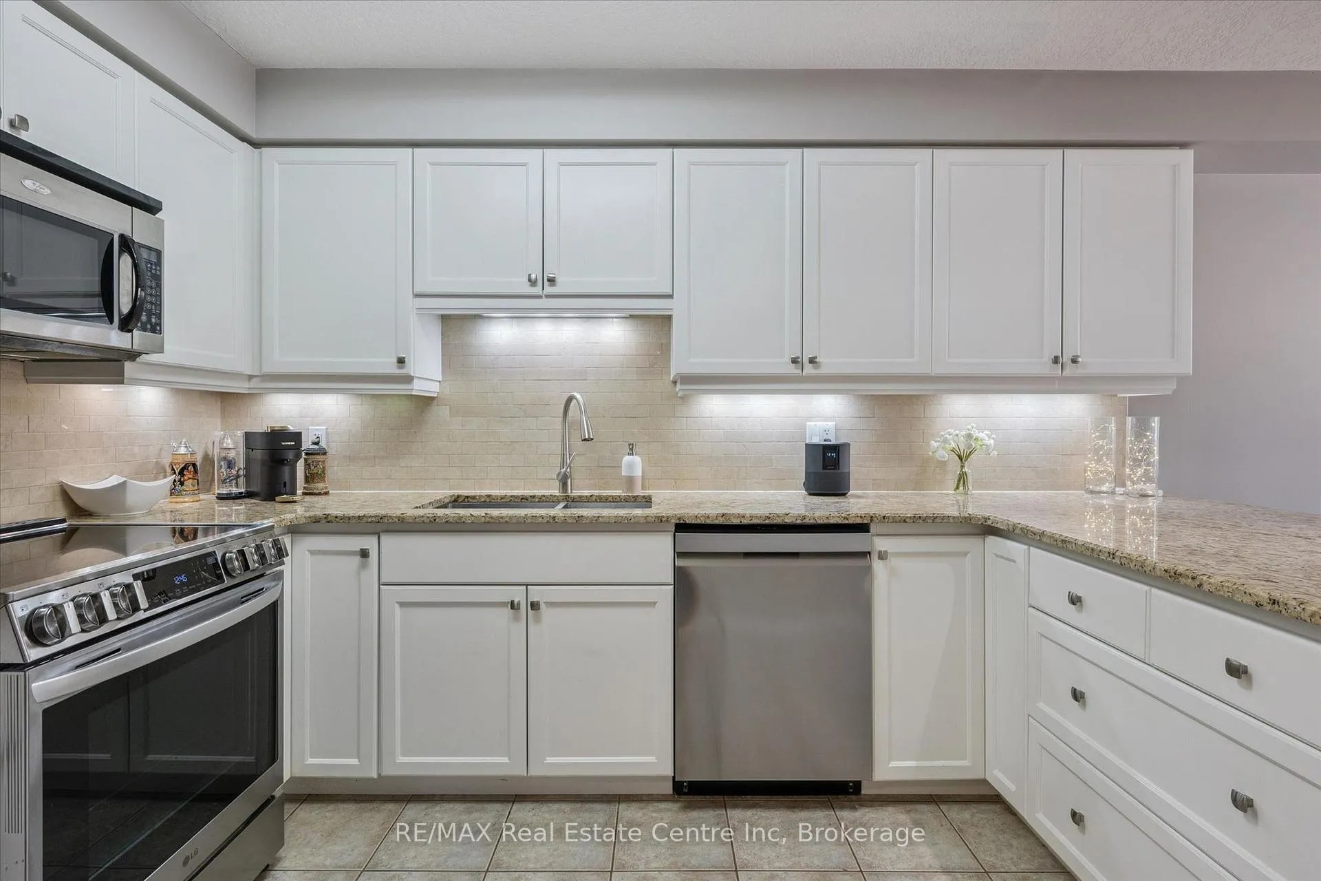 Photo 11 of 58 Clough Crescent, Guelph, Pineridge/Westminster Woods — HOMEH
