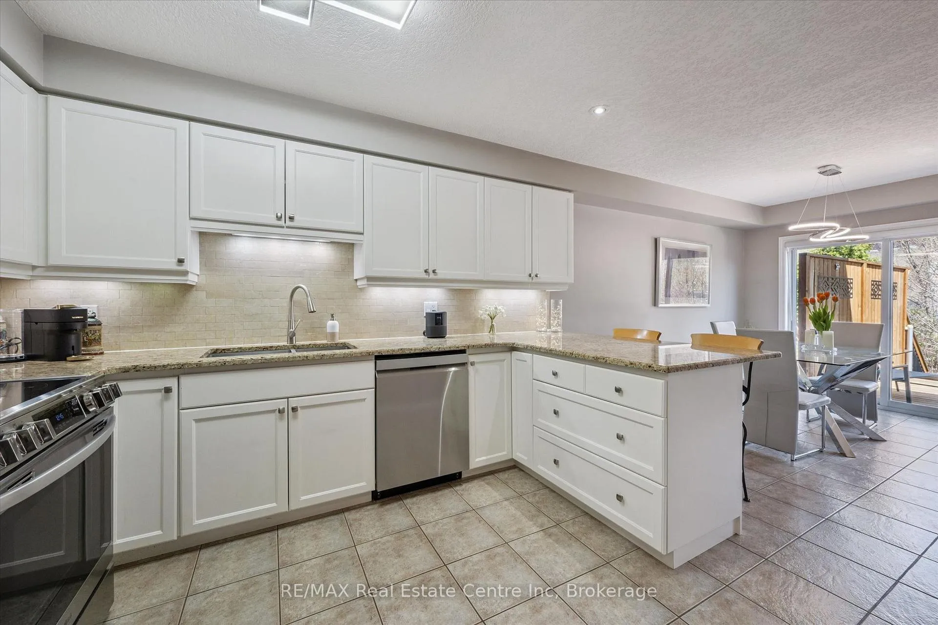 Photo 15 of 58 Clough Crescent, Guelph, Pineridge/Westminster Woods — HOMEH