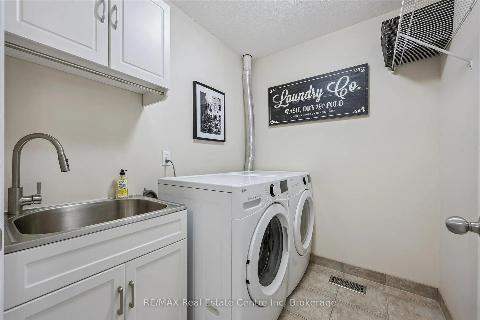 Photo 24 of 58 Clough Crescent, Guelph, Pineridge/Westminster Woods — HOMEH