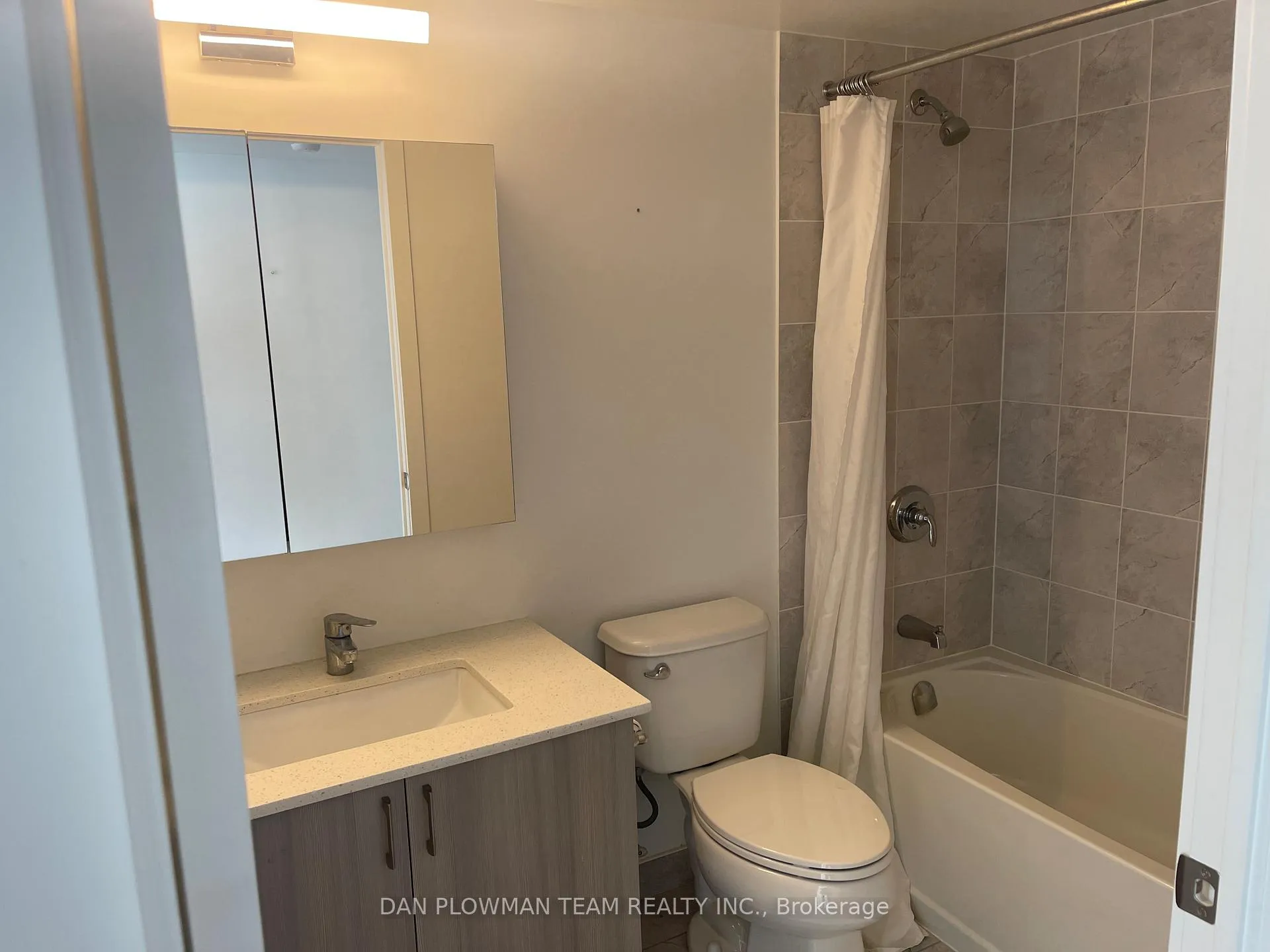 Photo 6 of Unit 1007, 1255 Bayly Street, Pickering, Bay Ridges — HOMEH