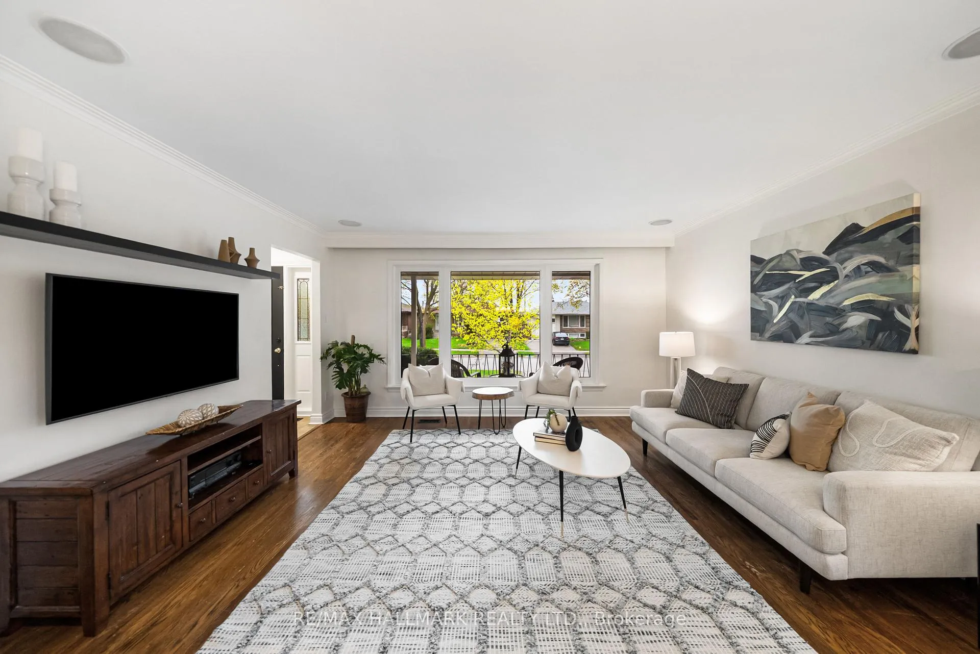 Photo 5 of 52 Richland Crescent, Etobicoke, Eringate-Centennial-West Deane — HOMEH