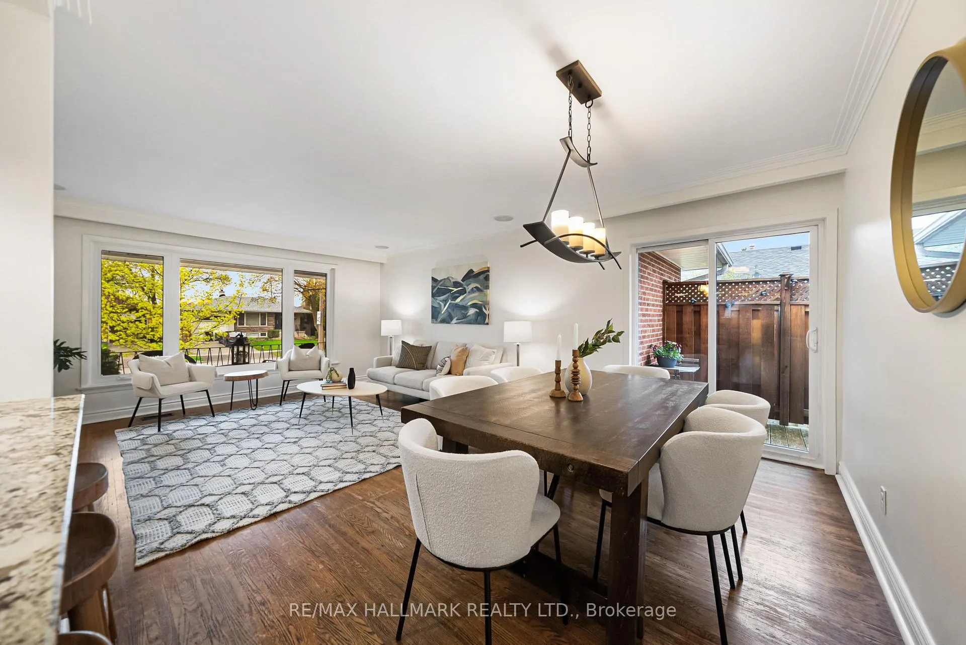 Photo 7 of 52 Richland Crescent, Etobicoke, Eringate-Centennial-West Deane — HOMEH