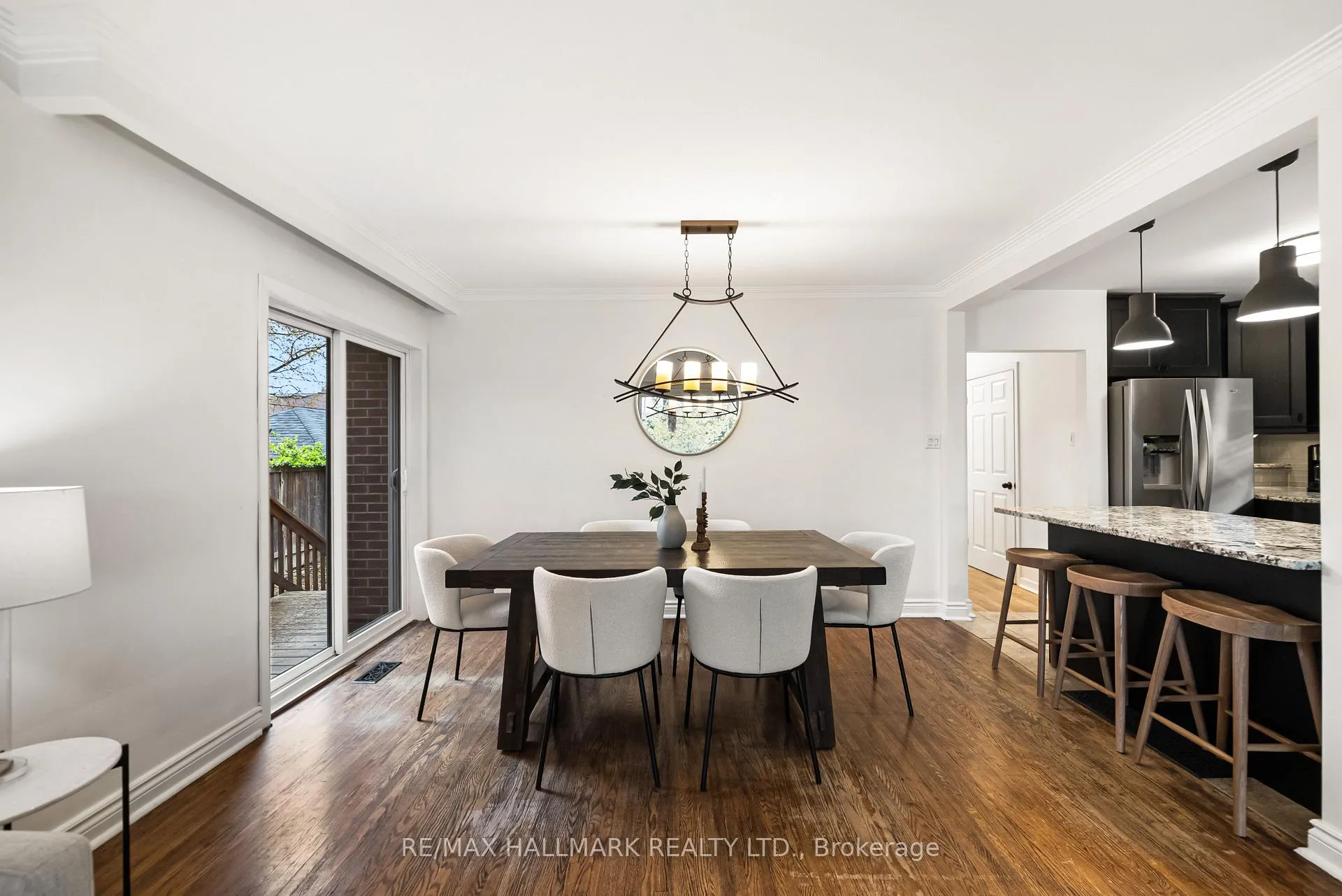 Photo 9 of 52 Richland Crescent, Etobicoke, Eringate-Centennial-West Deane — HOMEH